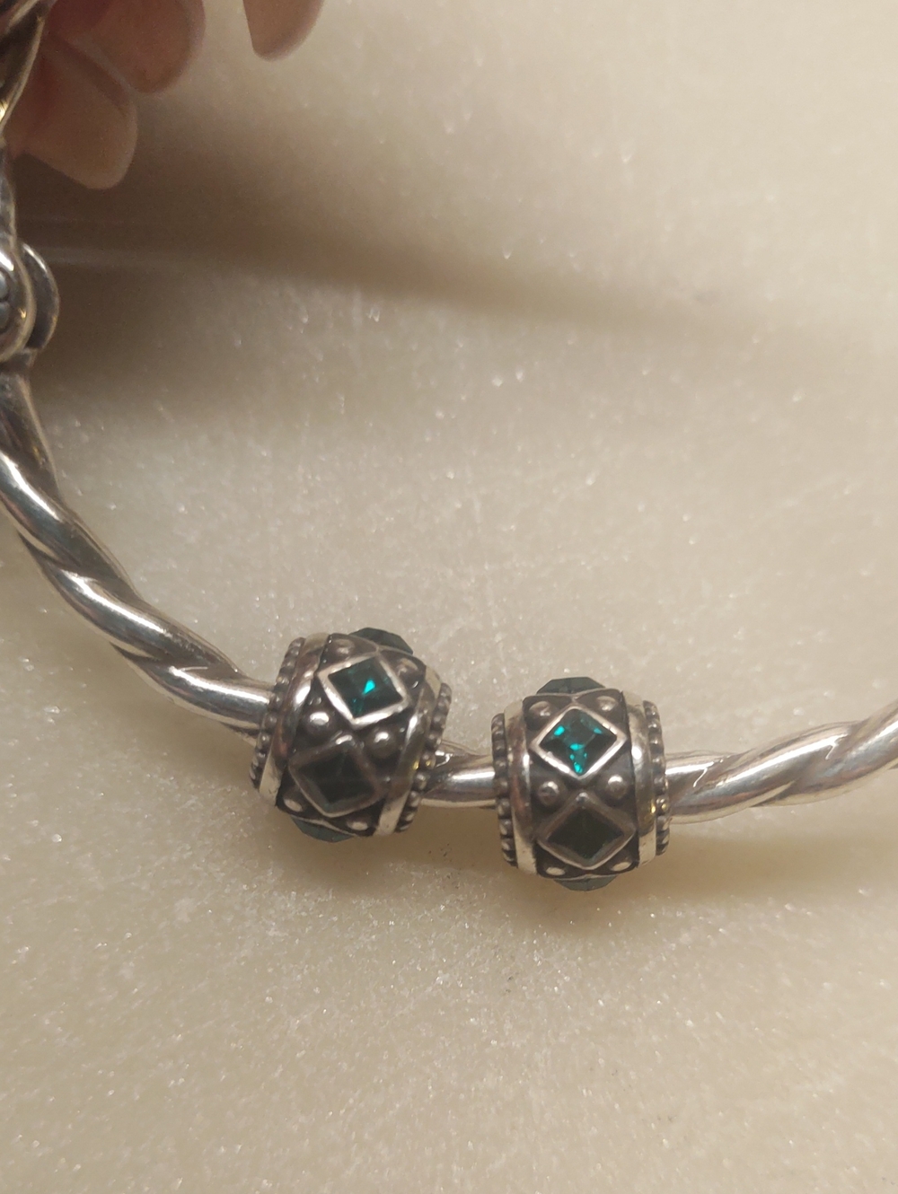 Brighton Set Of Two Spark Crystal Emerald Green And Silver Beads - Picture 9 of 9